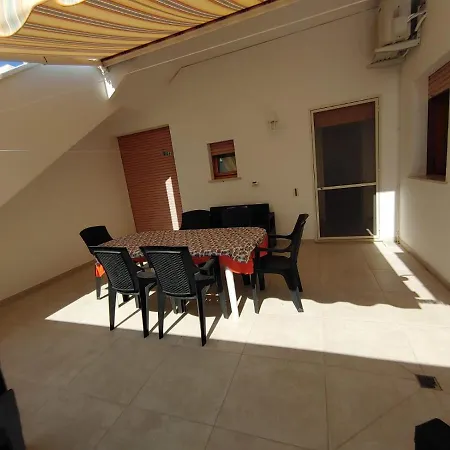 فيلة Casa Mirella