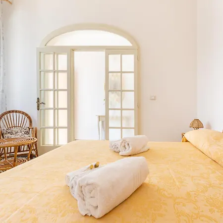 فيلة Casa Mirella